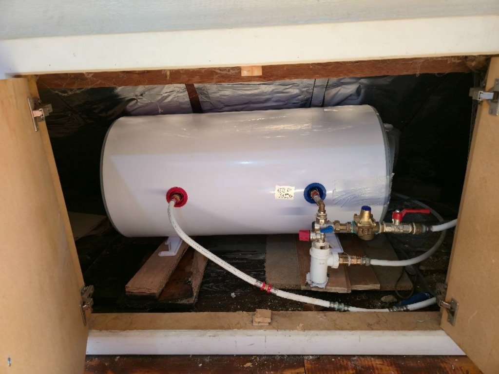 Installation de boiler horizontal encastré à Bruxelles