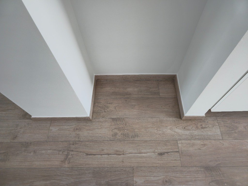 Petits travaux et pose de plinthes à Bruxelles